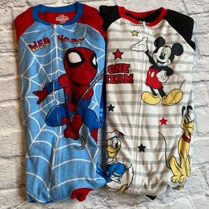 2 Boys One Piece 5T Pajama Fleece Winter Mickey Mo